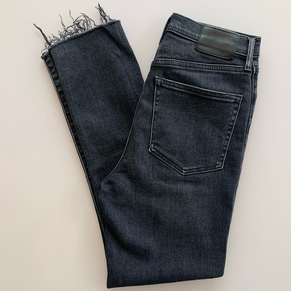Aritzia Denim Forum Lola High Rise Skinny Jeans in Washed Black | 26x26